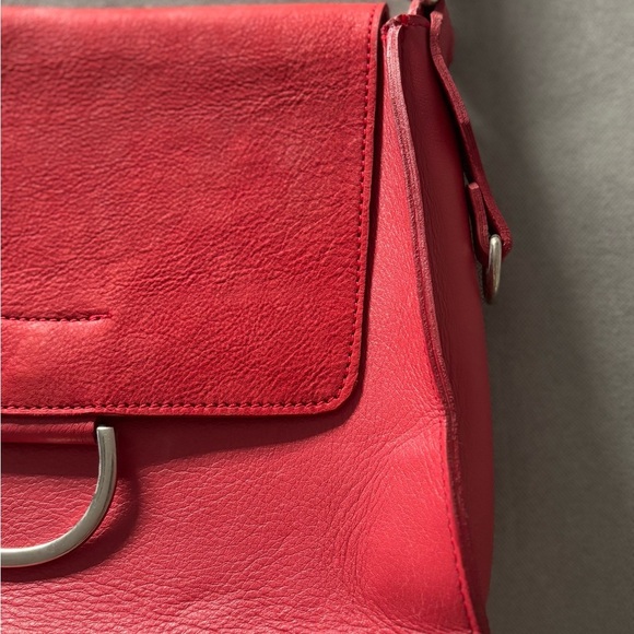 SAS hand made Red Leather Shoulder Bag - Picture 13 of 15
